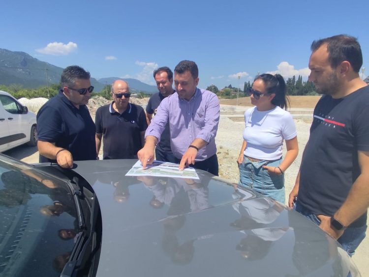 Αυτοψία του Δημάρχου Μετεώρων στο Πάρκο «Χρ. Σινάνη» για την έναρξη διαδικασιών ανέγερσης του νέου Κολυμβητηρίου