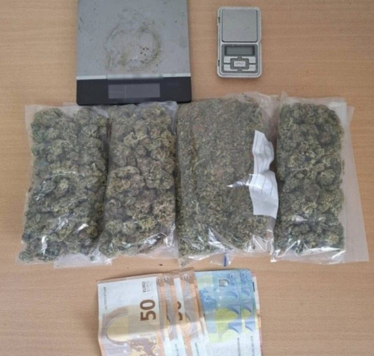 Χτύπημα της Δίωξης Τρικάλων στη Θεσσαλονίκη – Βρέθηκαν κάνναβη, ζυγαριές και μετρητά σε σπίτι ημεδαπού