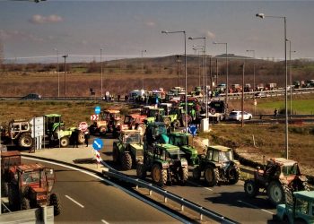 Αγωνιστικό ραντεβού την Παρασκευή 18 Ιουλίου στον κόμβο του Ε65 έδωσαν οι αγρότες (ΕΙΚΟΝΕΣ – ΒΙΝΤΕΟ)