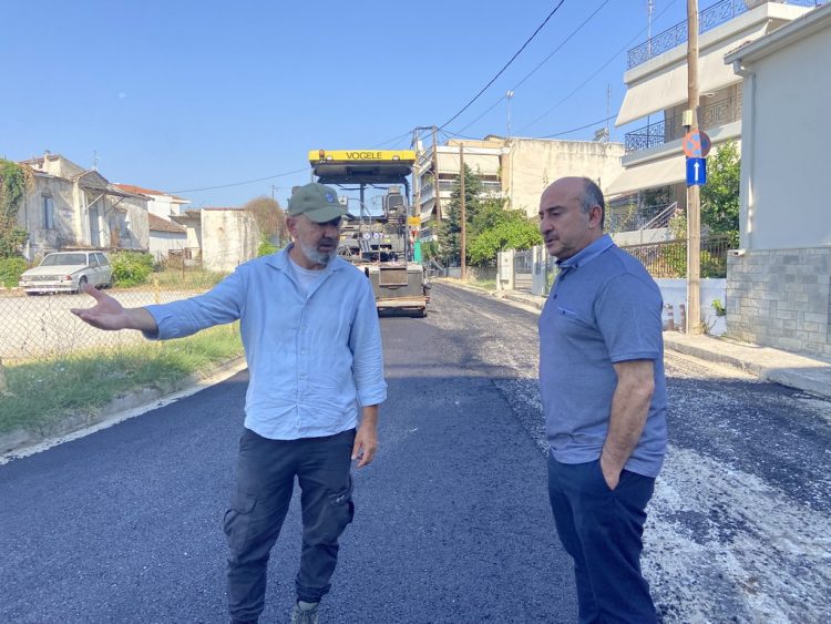 Ασφαλτος και στην οδό Πυθαγόρα από τον Δήμο Τρικκαίων