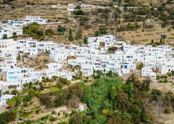 Καρδιανή: Το καταπράσινο νησί της Τήνου με την μαγευτική θέα στο Αιγαίο