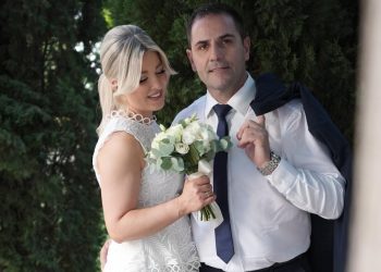 Ο Ιωάννης Ρέπας και η Μαρία Νταβατζίκου ενώθηκαν με τα ιερά δεσμά του γάμου σε μια σεμνή, όμορφη και γεμάτη συναίσθημα τελετή