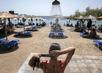 Καιρός: Κορυφώνεται ο καύσωνας – Σήμερα η πιο δύσκολη μέρα του καλοκαιριού