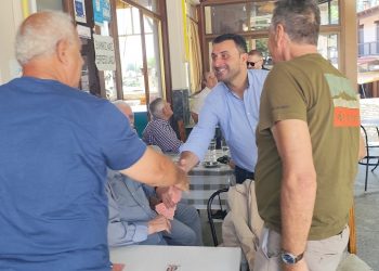 Στην Καστανιά ο Δήμαρχος Μετεώρων Λευτέρης Αβραμόπουλος – Ενημέρωση για την ανάπλαση της Πλατείας και επαφή με κατοίκους και παραθεριστές