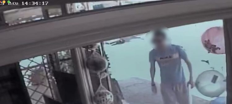 Νεαρός απασχολεί την υπάλληλο, και αδειάζει το ψυγείο (ΕΙΚΟΝΕΣ)