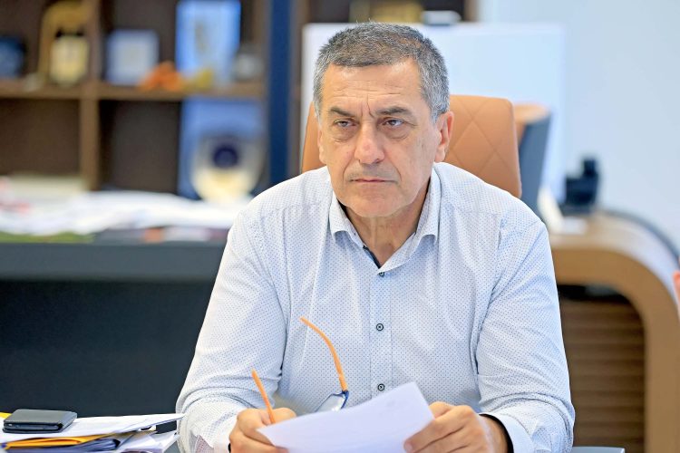Διαμαρτυρία του Περιφερειάρχη Θεσσαλίας Δημήτρη Κουρέτα για το κλείσιμο των εκδοτηρίων της Hellenic Train σε σταθμούς της Θεσσαλίας