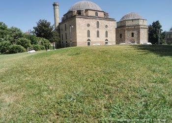 Φροντίδα για το πράσινο και τις πλατείες σε γειτονιές των Τρικάλων