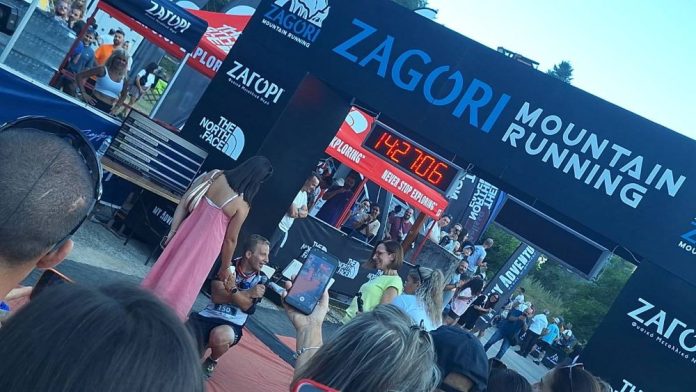Ο Νίκος Στεφόπουλος γονάτισε και έκανε πρόταση γάμου στην αγαπημένη του (ΒΙΝΤΕΟ)