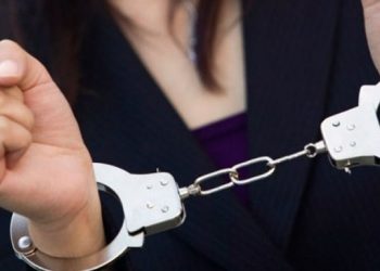 Σοκ: Μητέρα συνελήφθη για παιδική πορνογραφία με θύμα την ίδια της την κόρη