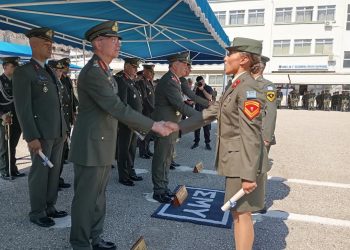 Συγκίνηση και υπερηφάνεια στη ΣΜΥ κατά την ορκωμοσία των νέων λοχιών τάξεως 2025