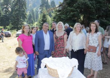 Πλήθος κόσμου ανηφόρησε στα Στουρναρέικα για τον πανηγύρι του Προφήτη Ηλία
