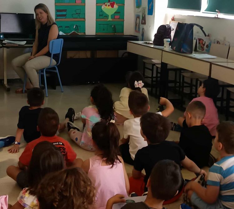 Συμβουλές για ασφαλή κολύμβηση μετέφερε στα παιδιά του ΚΔΑΠ «Οι Απίθανοι» η 1η ΤΟΜΥ