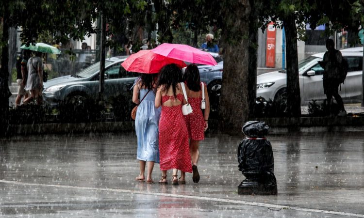Καιρός: Έρχονται έντονα φαινόμενα τις επόμενες ώρες – Πού θα σημειωθούν ισχυρές καταιγίδες