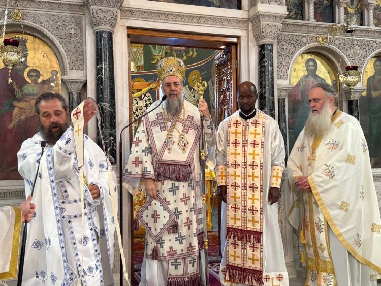 Χειροτονία Αφρικανού Ιερέα στα Τρίκαλα – Ο π. Δαυίδ Μουιμπούα από την Ουγκάντα, νέος Πρεσβύτερος της Ιεράς Μητροπόλεως (ΒΙΝΤΕΟ-ΦΩΤΟ)
