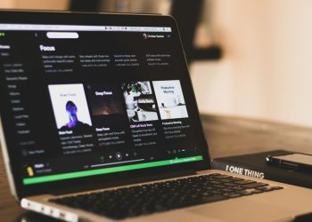 Το Spotify «αλλάζει» σελίδα: Φέρνει τα… μηνύματα στην εφαρμογή του