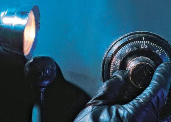 Κινηματογραφική διάρρηξη σε βενζινάδικο – «Σήκωσαν» το χρηματοκιβώτιο της επιχείρησης, έφυγαν με χιλιάδες ευρώ