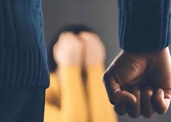 Χειροπέδες σε 40χρονο που χτύπησε τη μητέρα του – Τον μήνυσε και τον συνέλαβαν
