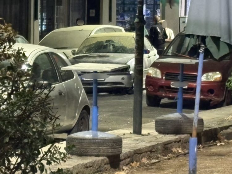 Συναγερμός στην Πυροσβεστική για φωτιά σε αυτοκίνητο – Δείτε φωτογραφίες