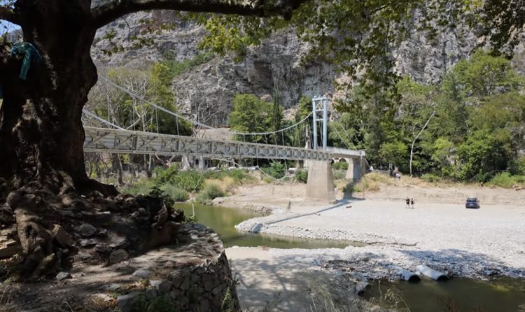 Αποκτά και πάλι την χαμένη αίγλη της η Κοιλάδα των Τεμπών μετά τις καταστροφικές πλημμύρες – Δείτε το πριν και το μετά όσο οι εργασίες βρίσκονται σε εξέλιξη (ΒΙΝΤΕΟ)