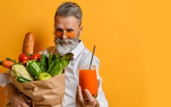 Αντιγήρανση: Όσοι φαίνονται πιο νέοι από την ηλικία τους συνήθως τρώνε αυτά τα 8 τρόφιμα