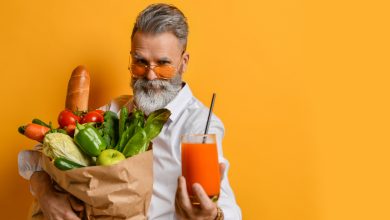 Αντιγήρανση: Όσοι φαίνονται πιο νέοι από την ηλικία τους συνήθως τρώνε αυτά τα 8 τρόφιμα