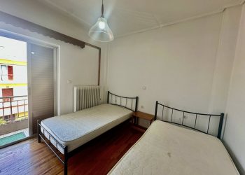 ΠΩΛΕΙΤΑΙ διαμέρισμα 48 τ.μ. στο κέντρο Τρικάλων-Τιμή: 50.000 ευρώ