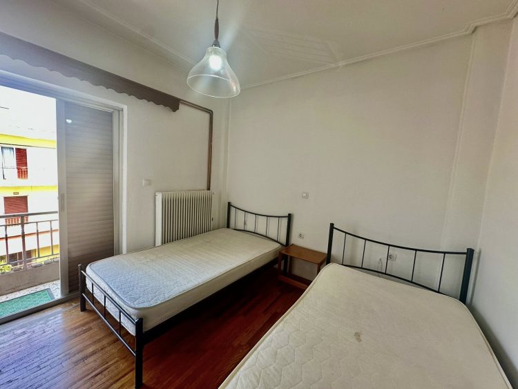 ΠΩΛΕΙΤΑΙ διαμέρισμα 48 τ.μ. στο κέντρο Τρικάλων-Τιμή: 50.000 ευρώ