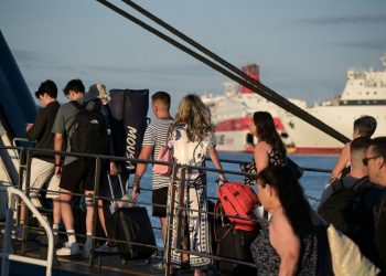 Ακτοπλοϊκά εισιτήρια: Έρχονται εκπτώσεις για τρίτεκνους και οικογένειες