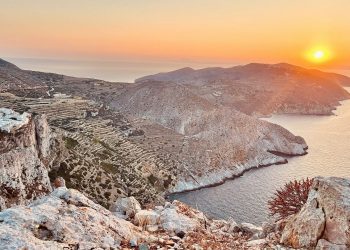 Φολέγανδρος: Ο μικρός «παράδεισος» των Κυκλάδων που ερωτεύεσαι με την πρώτη ματιά