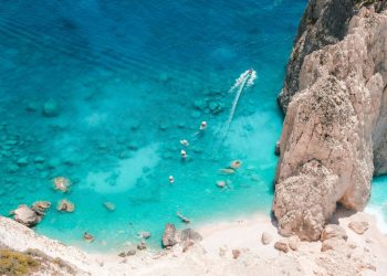 Οι 5 πιο επικίνδυνες παραλίες της Ελλάδας: Επίγειοι παράδεισοι με κρυφές παγίδες
