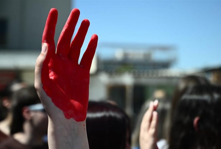 Αυτό είναι το θύμα της φρικτής συζυγοκτονίας που συγκλονίζει τον Βόλο (ΕΙΚΟΝΕΣ)