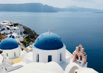 Σαντορίνη το Φθινόπωρο: Η εποχή που το νησί αποκαλύπτει το πιο γοητευτικό του πρόσωπο