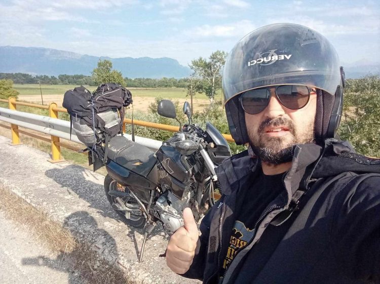 Από τη Θεσσαλία στις Βρυξέλλες: Οπαδός της ΑΕΚ θα κάνει 2.467 χλμ. με τη μηχανή για το μεγάλο ματς