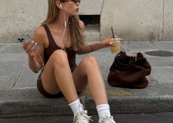 Τα χρώματα που θα κυριαρχήσουν φέτος το φθινόπωρο στα sneakers και είναι πιο fashionable από ποτέ
