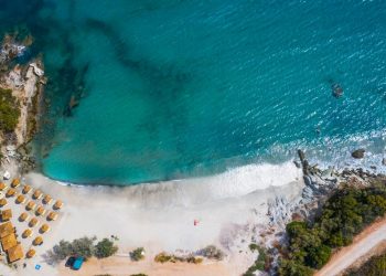 Μία παραλία που λίγοι ξέρουν – Το Κλιμάκι είναι ό,τι πρέπει για κυριακάτικη απόδραση