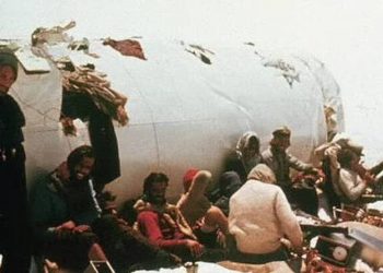 Η ιστορία κανιβαλισμού που έγινε ταινία: Επιβάτες αεροπλάνου έφαγαν τους νεκρούς συνεπιβάτες τους