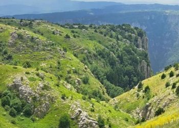Η «Τρύπα του Όρνιου»: Μυστικά 556 μέτρων κάτω από την Αστράκα που αποκάλυψαν οι σπηλαιολόγοι