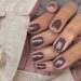 Δες γιατί το σοκολατί manicure είναι η τέλεια επιλογή για τη νέα σεζόν