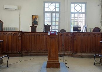 Απείλησε την πρώην σύζυγό του επειδή την αντίκρυσε με ελαφριά ενδυμασία!