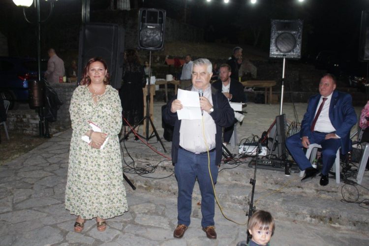 Χορός, μουσική και… πέστροφα στην πλατεία Βαθυρρεύματος