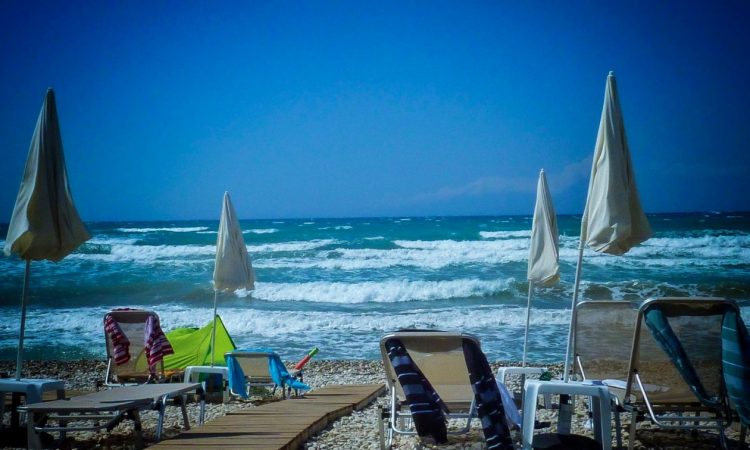 Καιρός: Θυελλώδεις άνεμοι 9 μποφόρ θα σαρώσουν το Αιγαίο – Προβλήματα στις ακτοπλοϊκές συγκοινωνίες