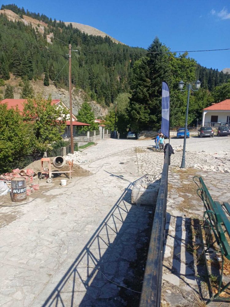 Αποκατάσταση πλακόστρωτου στην Κρανιά και νέα παιδική χαρά στα Δολιανά από τον Δήμο Μετεώρων