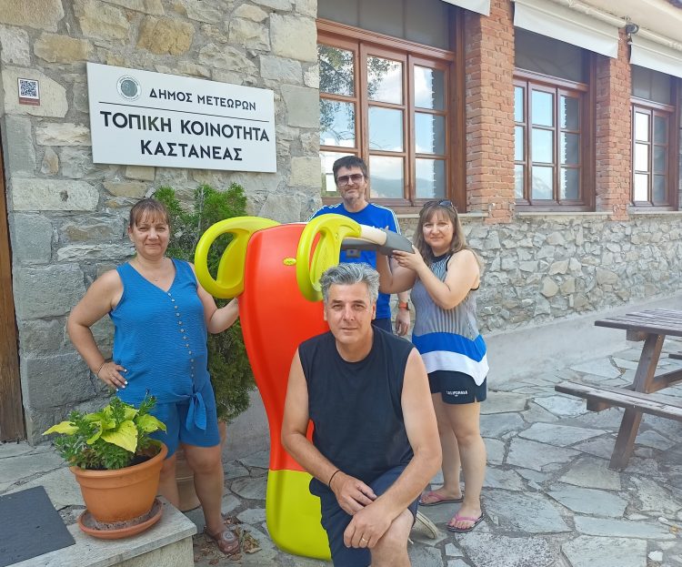Η μικρή που χάρισε τα παιχνίδια της στο χωριό – Η Μυρτώ έκανε την Καστανιά πιο χαρούμενη