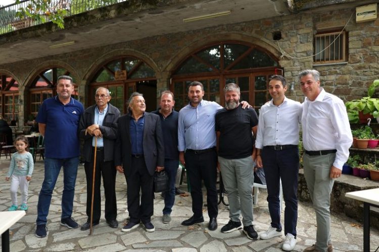 Στην εκδήλωση βράβευσης των διατελεσάντων Προέδρων της κοινότητας Καλλιρόης ο Αβραμόπουλος