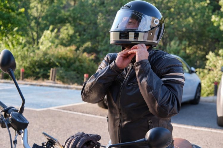 Εντείνονται οι έλεγχοι για την χρήση προστατευτικού κράνους