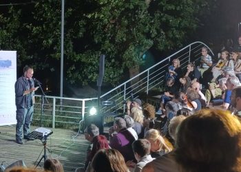 Μπουκέτο ποίησης στο θεατράκι Ληθαίου των Τρικάλων για το 13ο Πανθεσσαλικό Φεστιβάλ Ποίησης