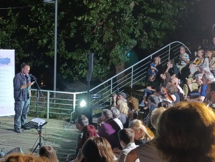 Μπουκέτο ποίησης στο θεατράκι Ληθαίου των Τρικάλων για το 13ο Πανθεσσαλικό Φεστιβάλ Ποίησης
