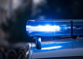 Χτύπησε με σίδερο τον γιο του και απείλησε να σκοτώσει την πρώην σύζυγό του