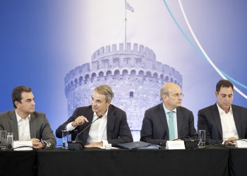 Δίπλα στον Μητσοτάκη ο Σκρέκας, στην Θεσσαλονίκη