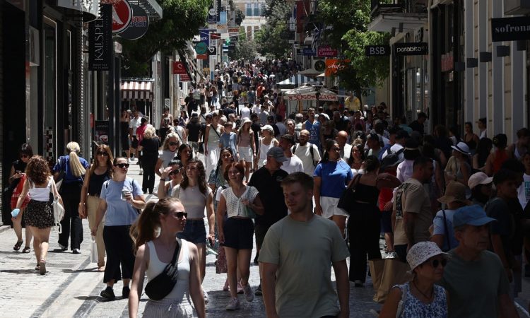 Θερινές εκπτώσεις: Μέχρι πότε θα διαρκέσουν – Τι να προσέξουν οι καταναλωτές
